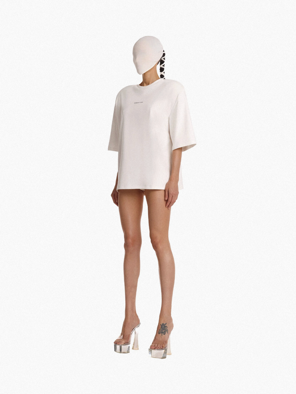 T-SHIRT WITH SHOULDERS