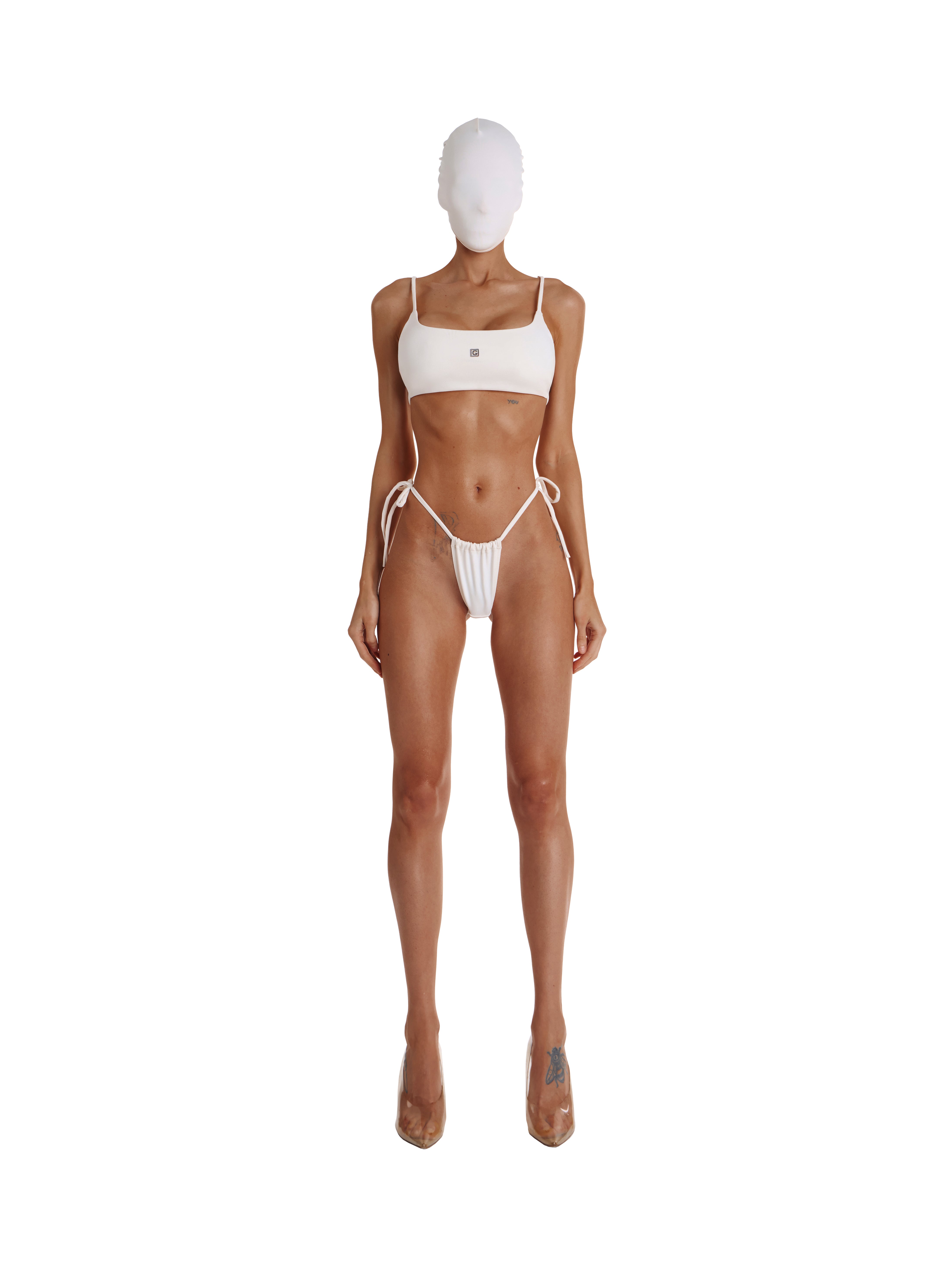 Swimsuit with strings